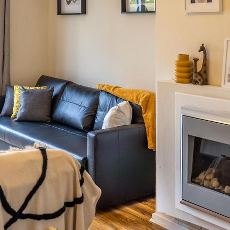Pierocks Carver Entire House, Hot Tub & Wifi High Wycombe Ngoại thất bức ảnh