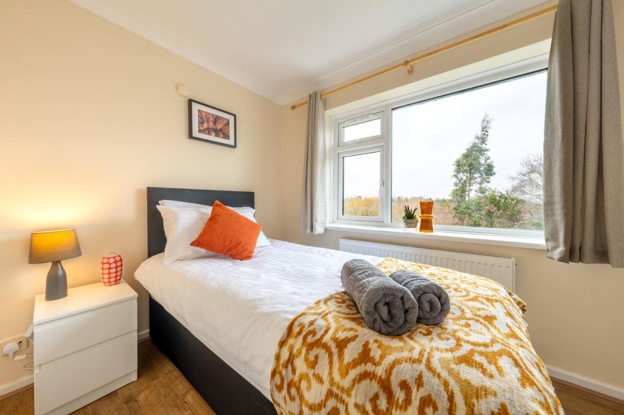 Pierocks Carver Entire House, Hot Tub & Wifi High Wycombe Ngoại thất bức ảnh
