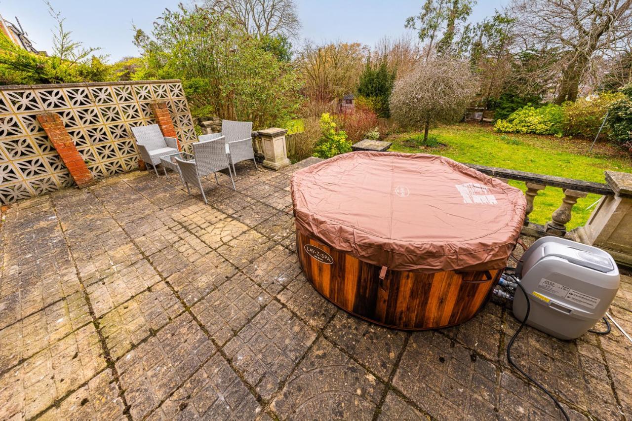 Pierocks Carver Entire House, Hot Tub & Wifi High Wycombe Ngoại thất bức ảnh