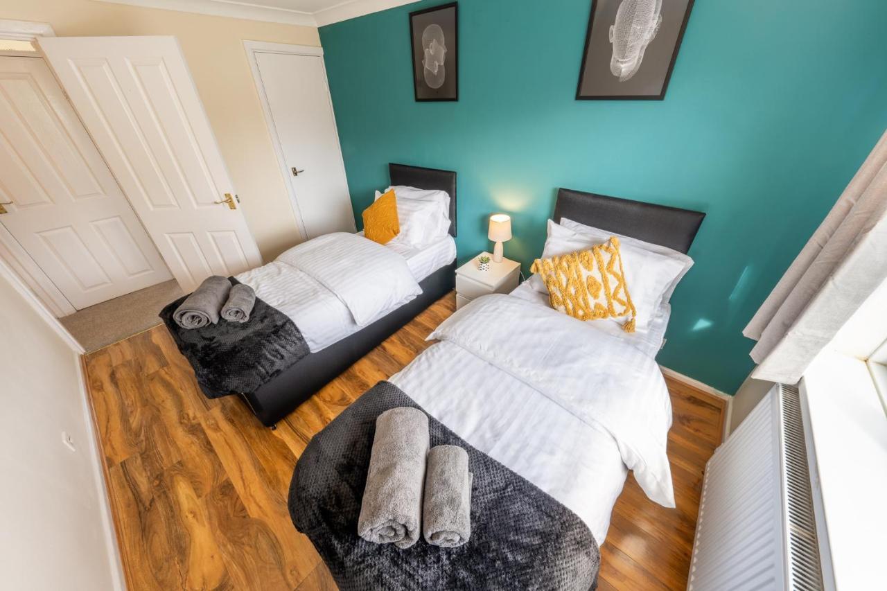 Pierocks Carver Entire House, Hot Tub & Wifi High Wycombe Ngoại thất bức ảnh