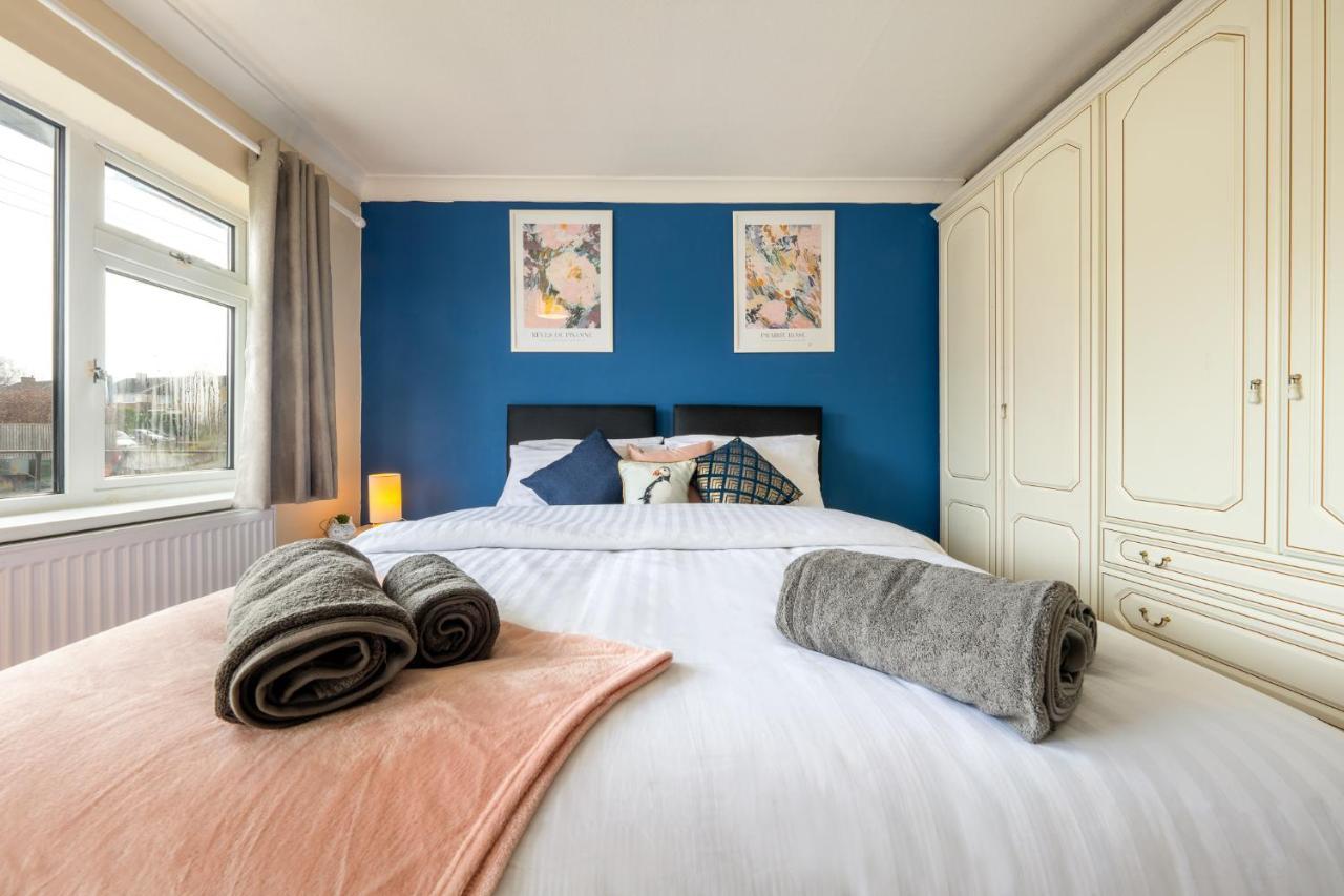Pierocks Carver Entire House, Hot Tub & Wifi High Wycombe Ngoại thất bức ảnh